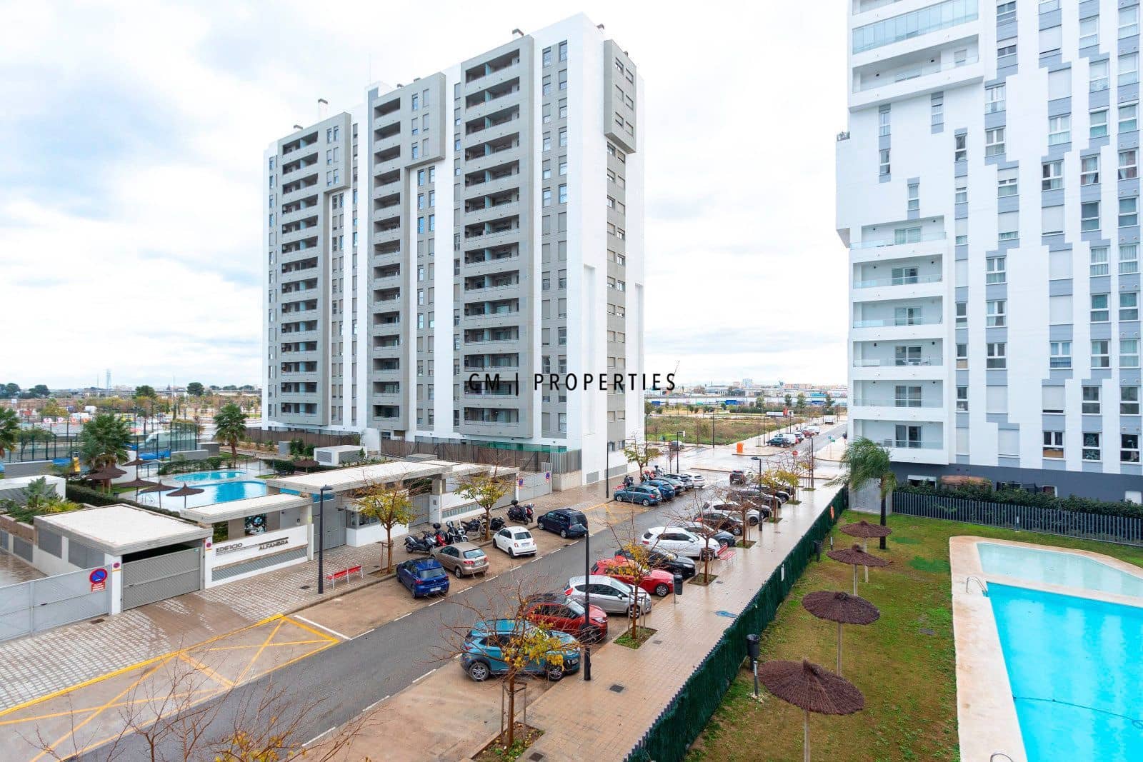 Appartement de 4 chambres à louer à Valence ville avec piscine garage - 1 950 € (Ref: 9550090)