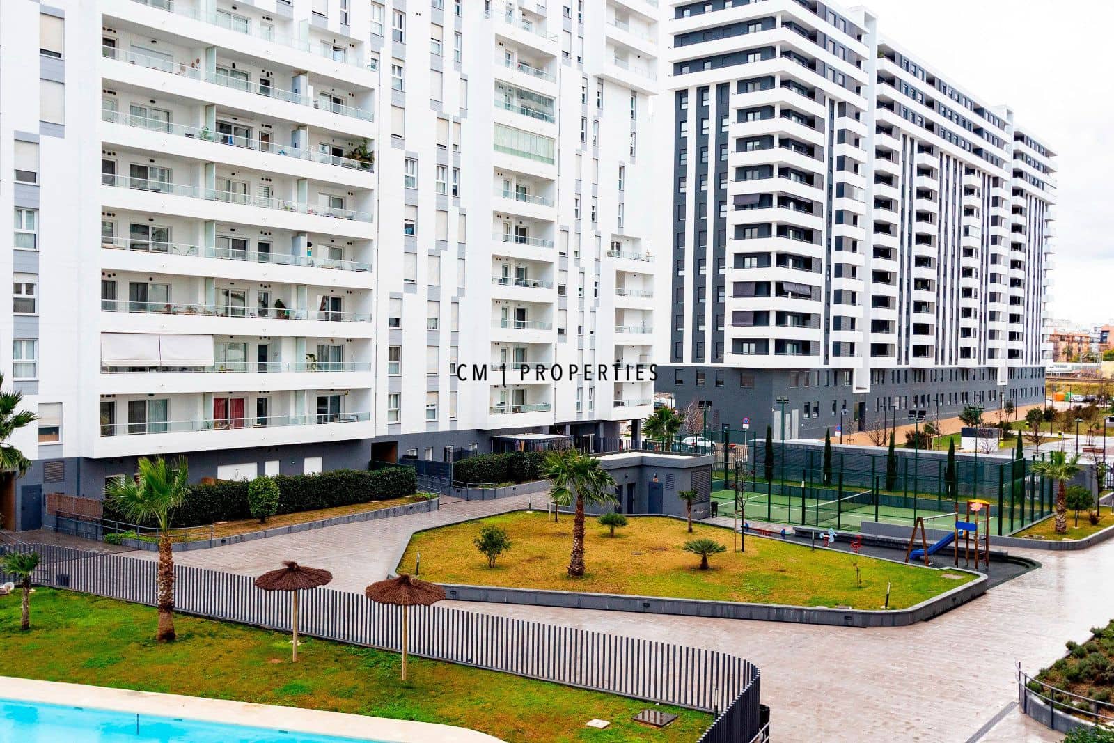 Appartement de 4 chambres à louer à Valence ville avec piscine garage - 1 950 € (Ref: 9550090)