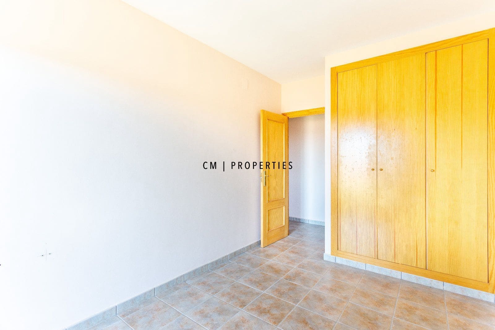 Chalet de 4 habitaciones en Torás en alquiler con piscina garaje - 800 € (Ref: 9552604)