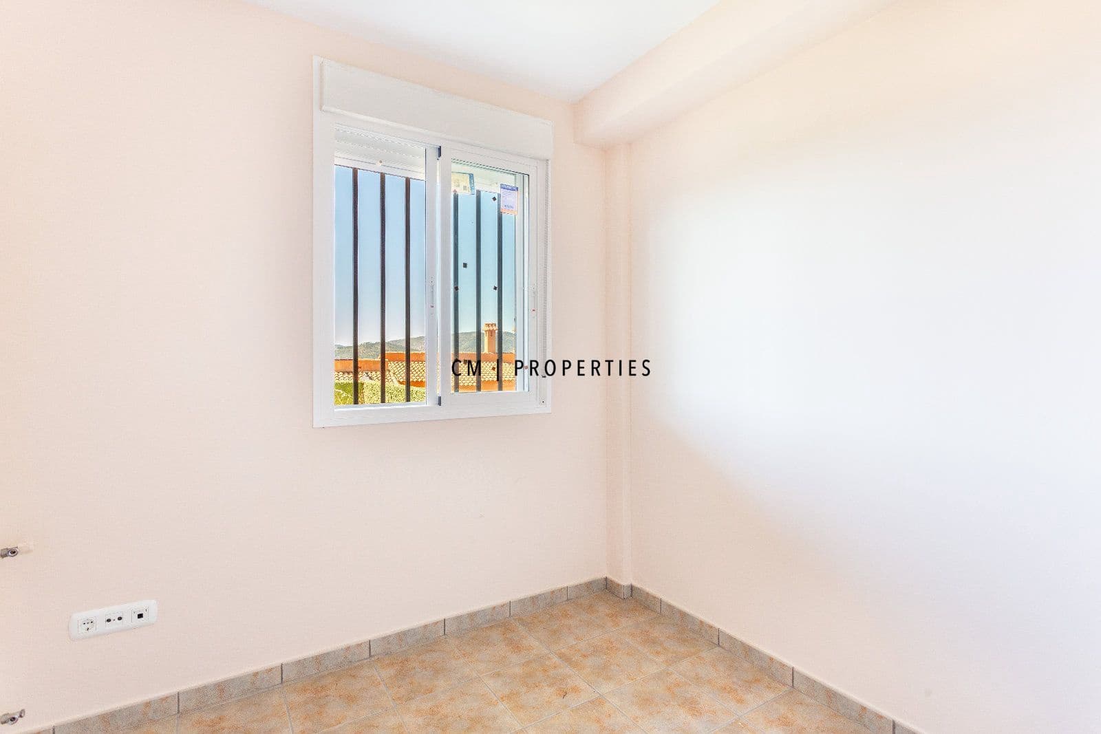 Chalet de 4 habitaciones en Torás en alquiler con piscina garaje - 800 € (Ref: 9552604)