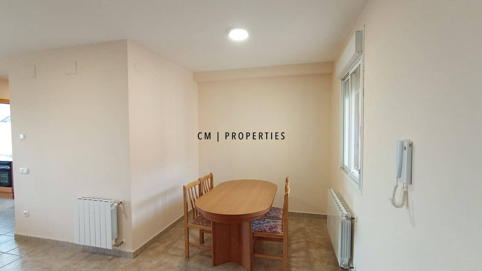 Chalet de 4 habitaciones en Torás en alquiler con piscina garaje - 800 € (Ref: 9552604)