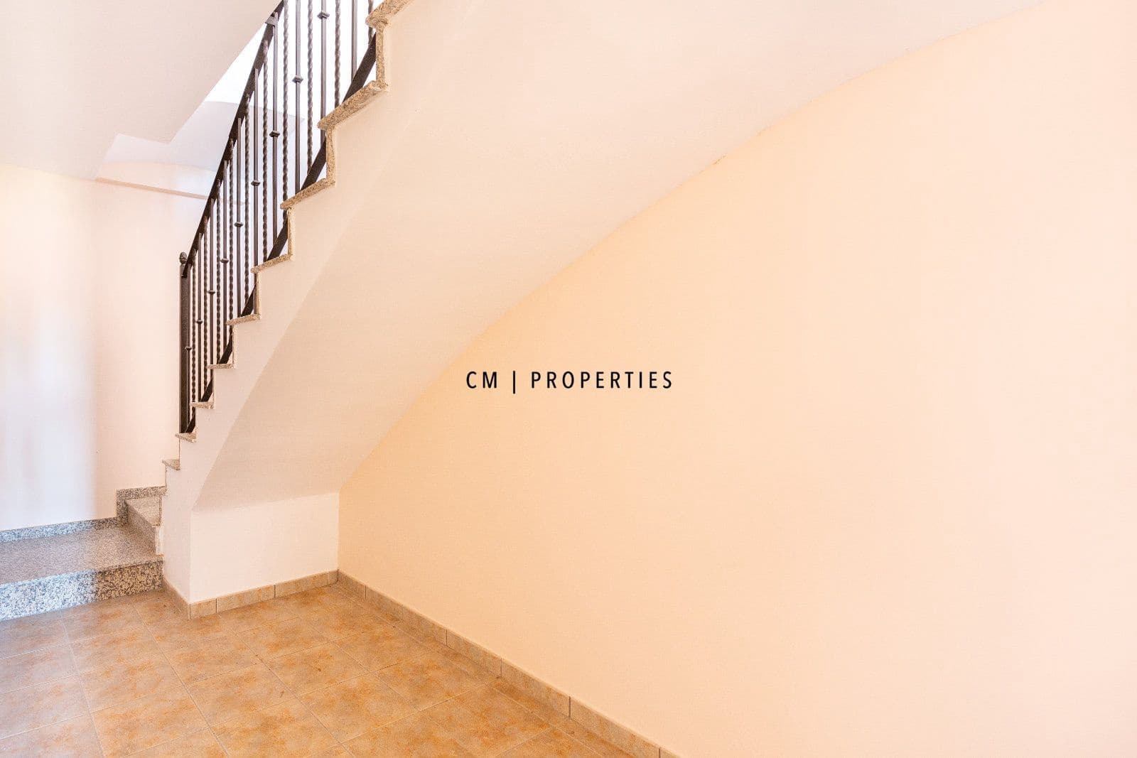 Chalet de 4 habitaciones en Torás en alquiler con piscina garaje - 800 € (Ref: 9552604)