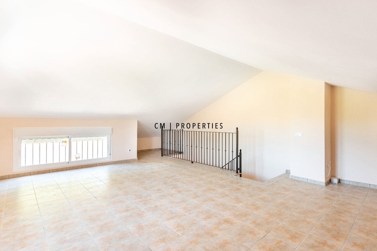 Chalet de 4 habitaciones en Torás en alquiler con piscina garaje - 800 € (Ref: 9552604)