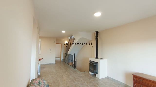 Chalet de 4 habitaciones en Torás en alquiler con piscina garaje - 800 € (Ref: 9552604)