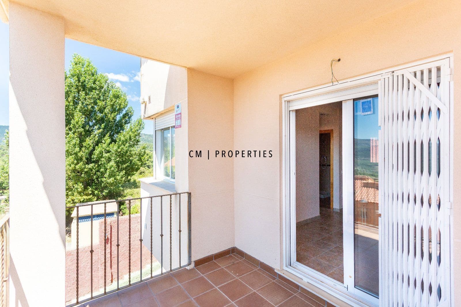 Chalet de 4 habitaciones en Torás en alquiler con piscina garaje - 800 € (Ref: 9552604)