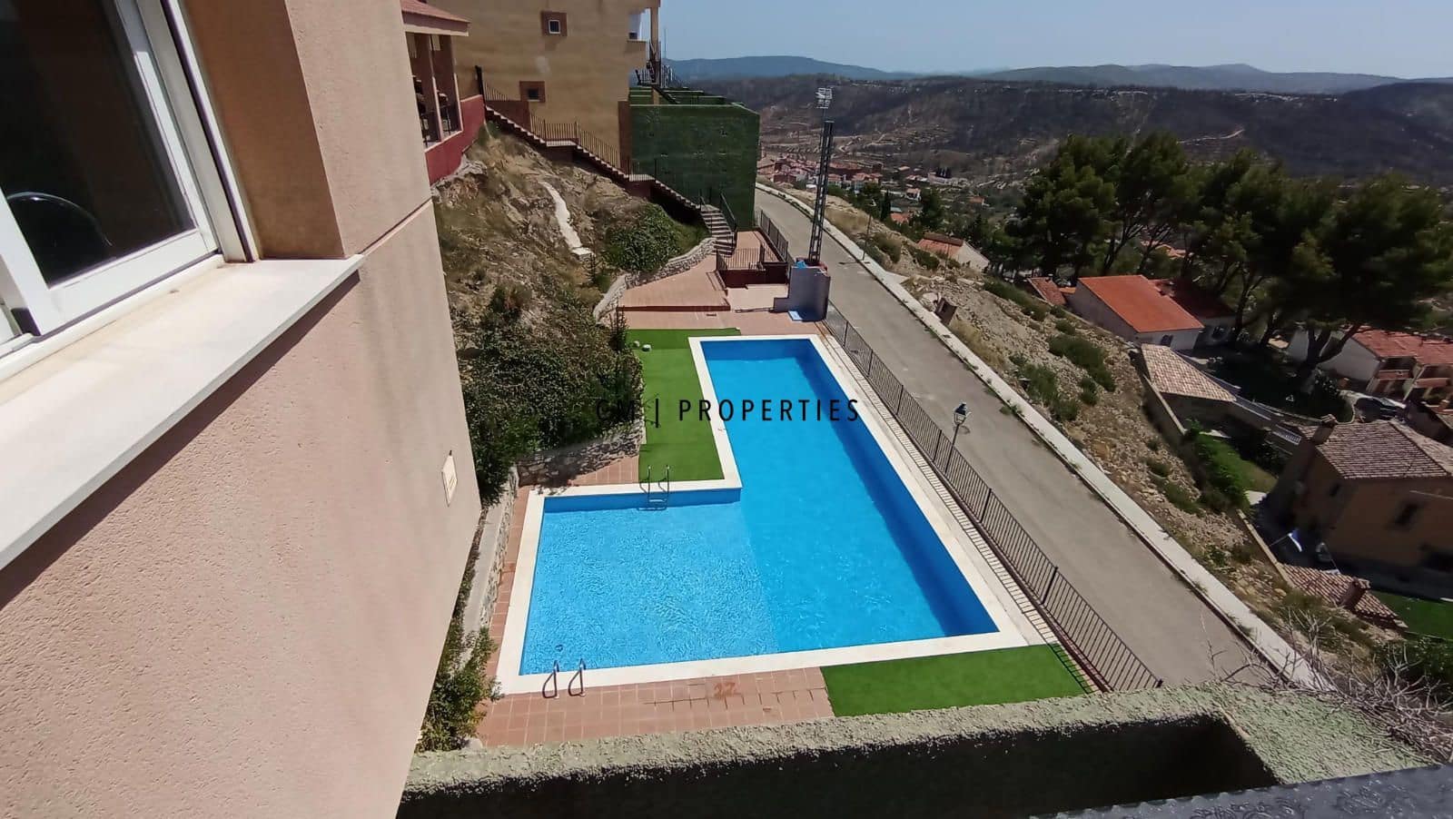 Chalet de 4 habitaciones en Torás en alquiler con piscina garaje - 800 € (Ref: 9552604)
