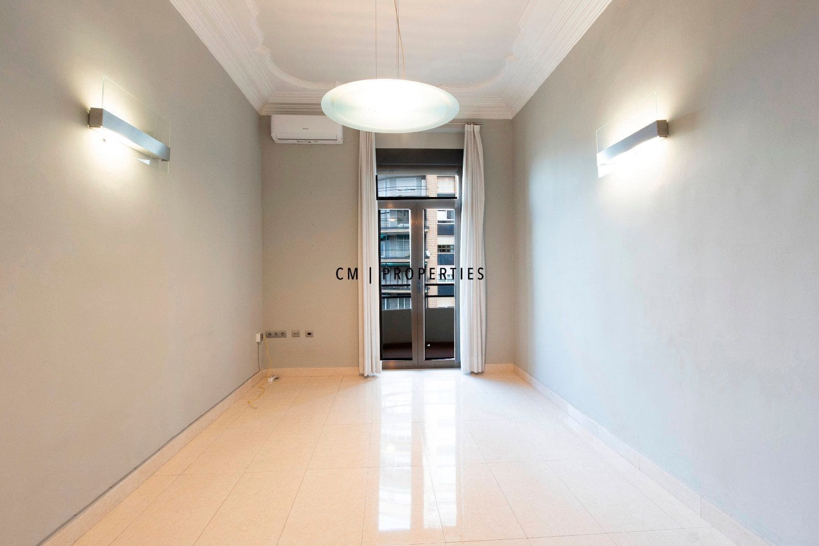 Office for rent in Valencia city - € 2,200 (Ref: 9559486)