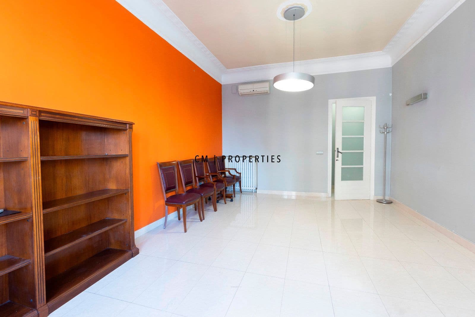 Office for rent in Valencia city - € 2,200 (Ref: 9559486)