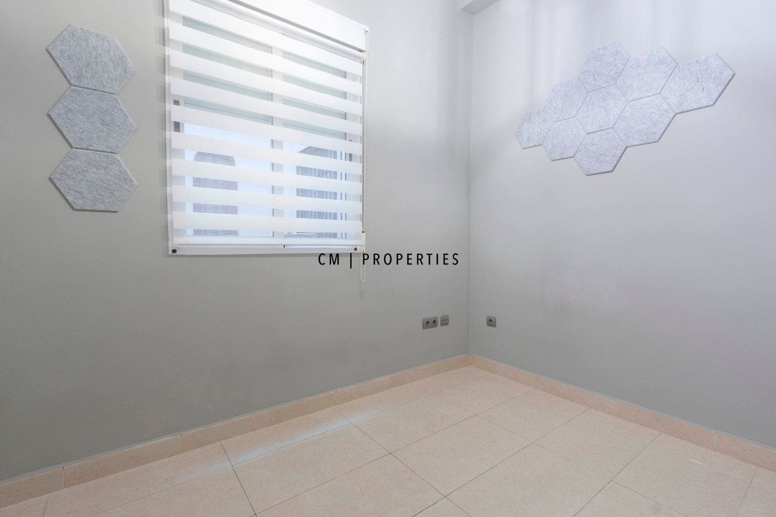 Office for rent in Valencia city - € 2,200 (Ref: 9559486)