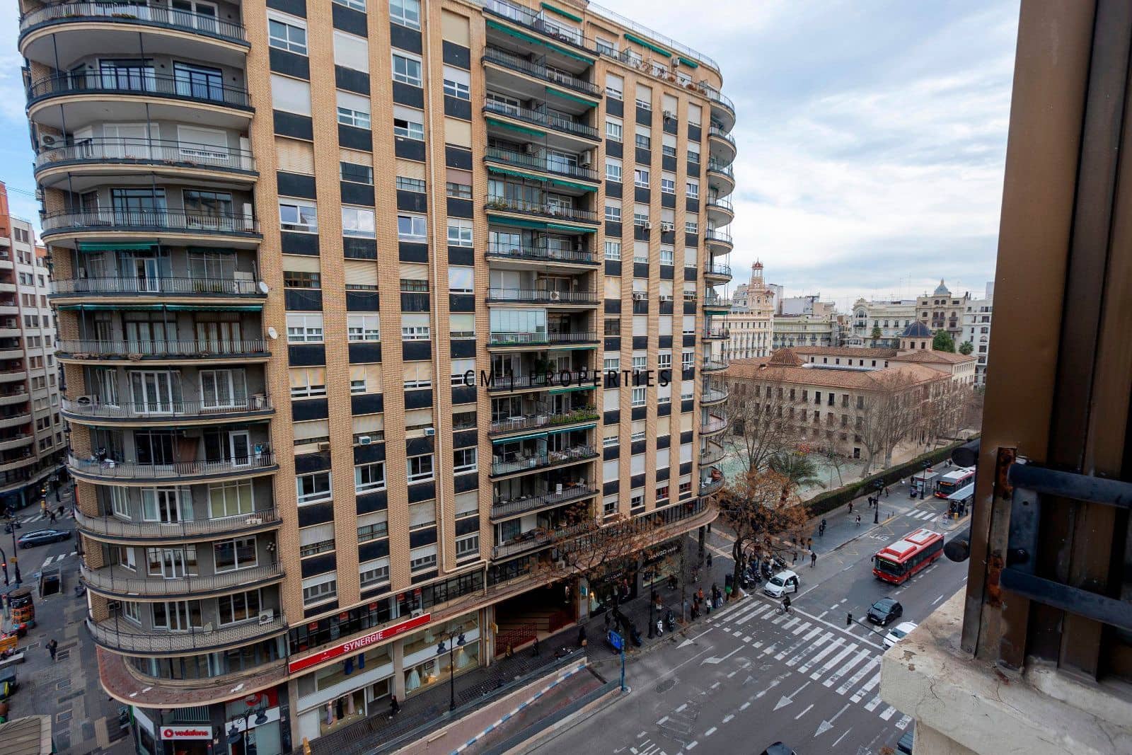 Office for rent in Valencia city - € 2,200 (Ref: 9559486)