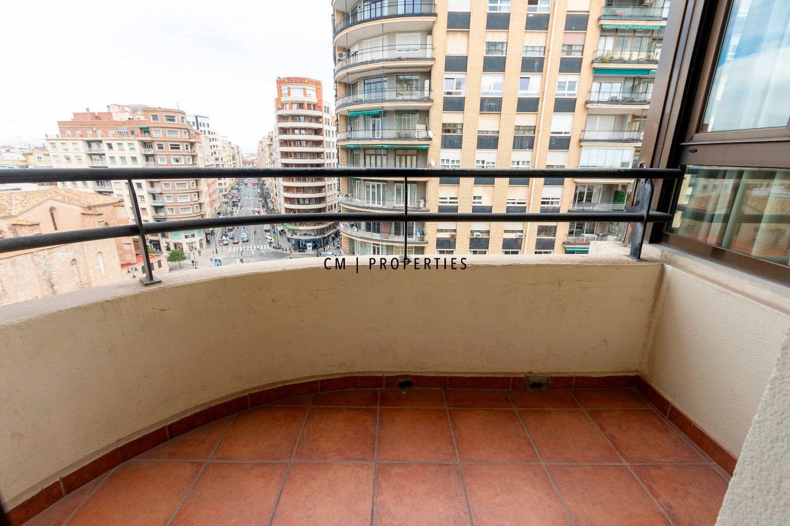 Office for rent in Valencia city - € 2,200 (Ref: 9559486)