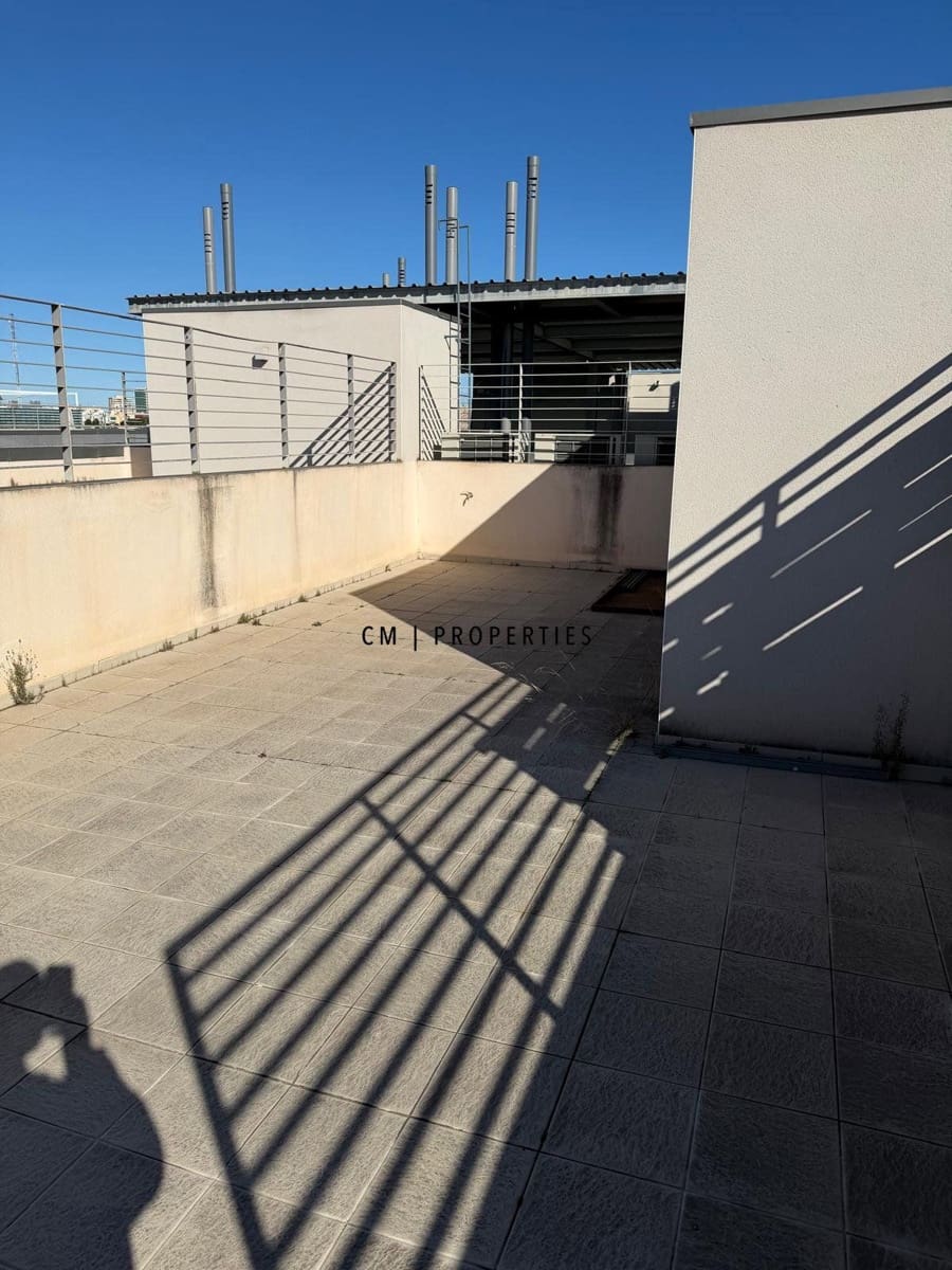 1 sypialnia Penthouse do wynajęcia w Miasto Walencja z basenem garażem - 1 400 € (Ref: 9559487)