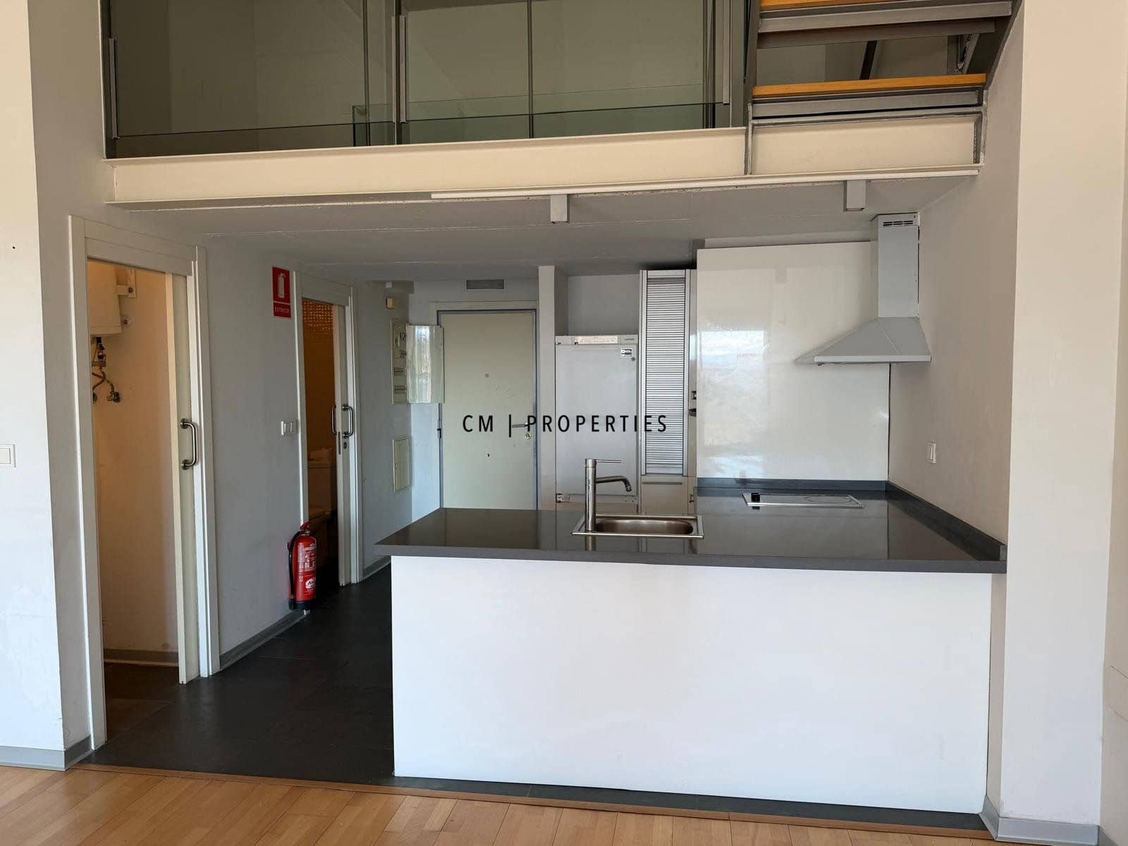 1 sypialnia Penthouse do wynajęcia w Miasto Walencja z basenem garażem - 1 400 € (Ref: 9559487)