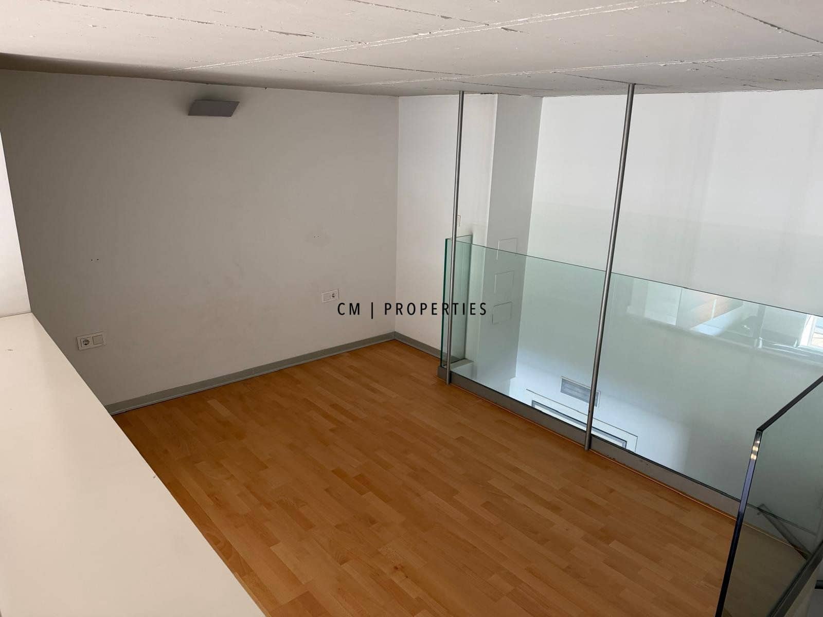 1 sypialnia Penthouse do wynajęcia w Miasto Walencja z basenem garażem - 1 400 € (Ref: 9559487)