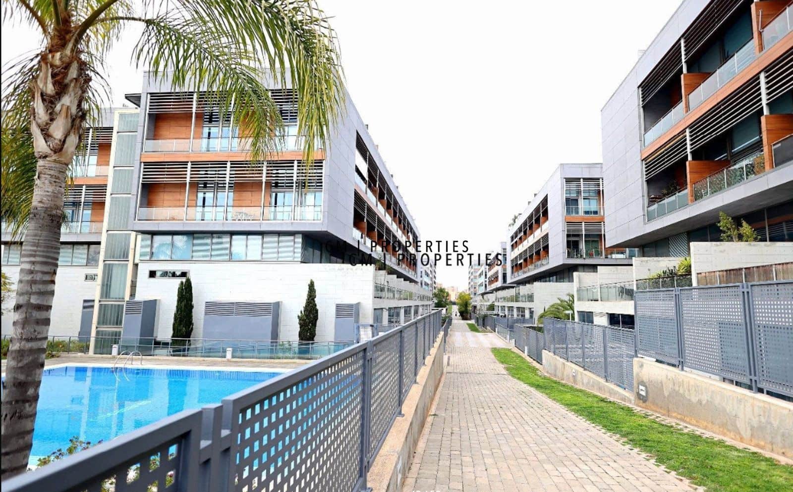 1 sypialnia Penthouse do wynajęcia w Miasto Walencja z basenem garażem - 1 400 € (Ref: 9559487)