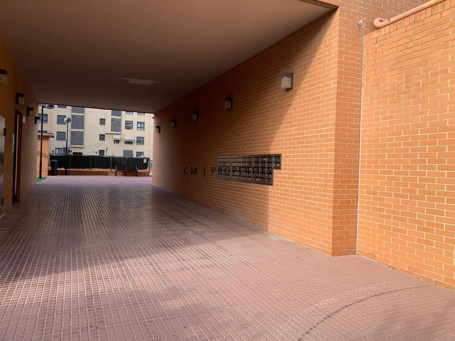 3 soveværelse Lejlighed til leje i Valencia by med swimmingpool garage - € 1.350 (Ref: 9562579)