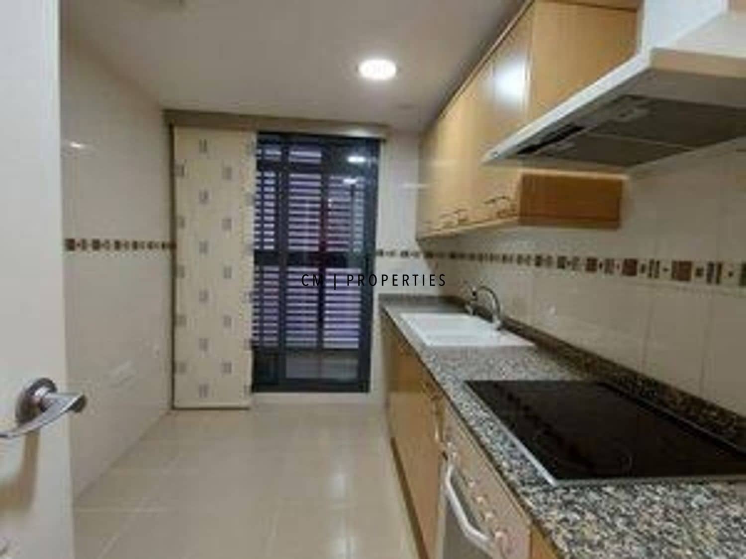 3 soveværelse Lejlighed til leje i Valencia by med swimmingpool garage - € 1.350 (Ref: 9562579)