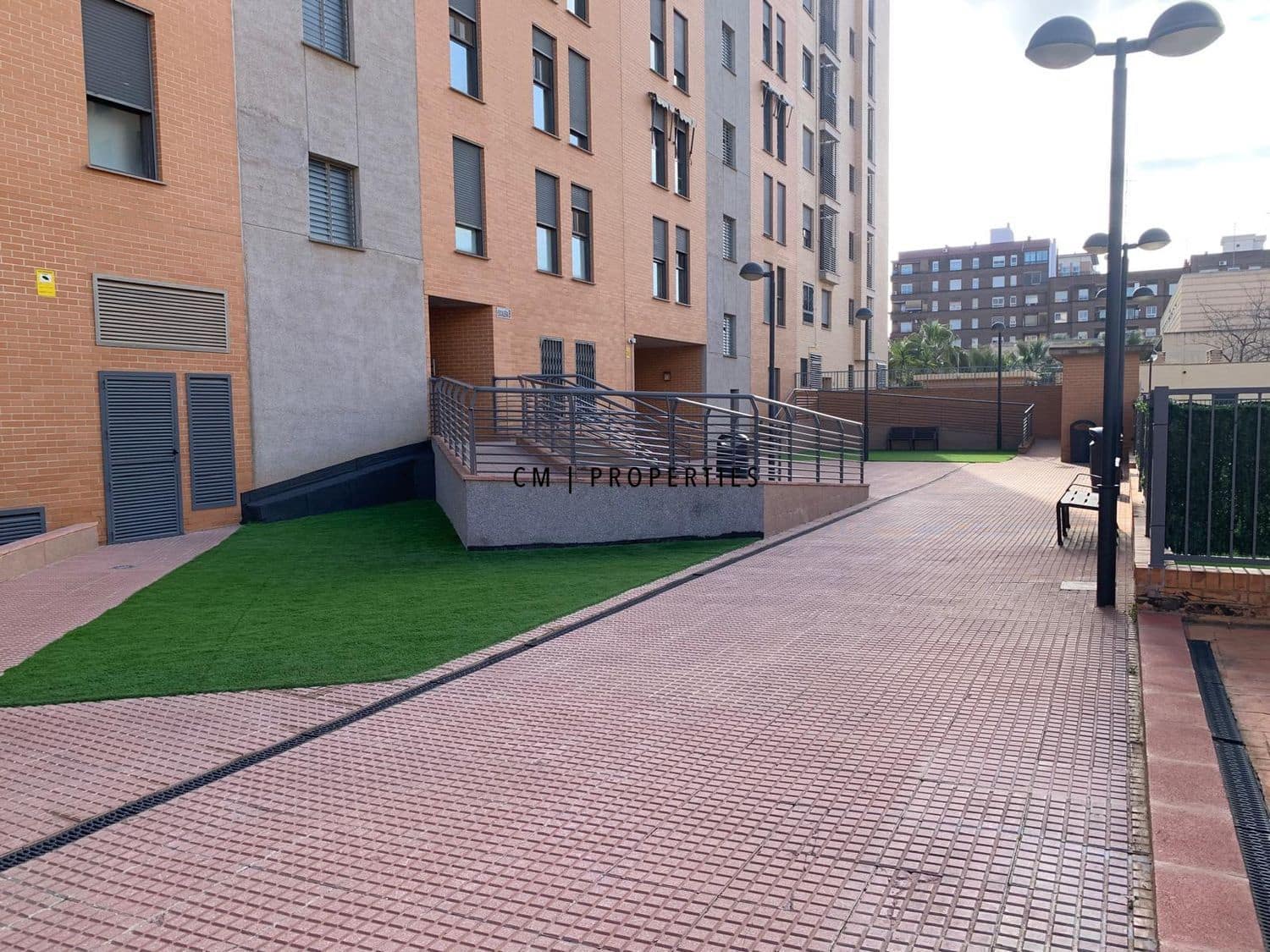 3 soveværelse Lejlighed til leje i Valencia by med swimmingpool garage - € 1.350 (Ref: 9562579)