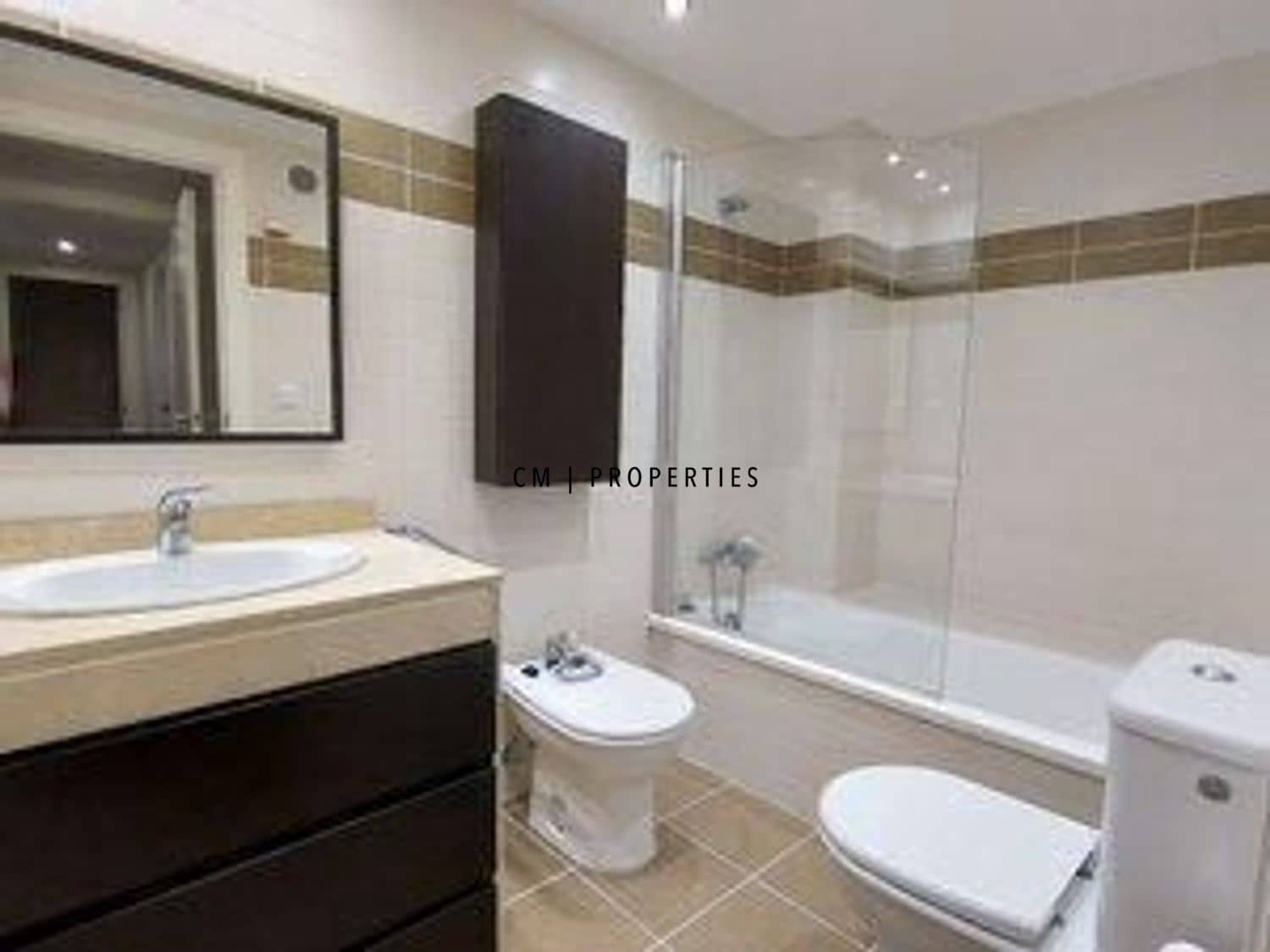 3 soveværelse Lejlighed til leje i Valencia by med swimmingpool garage - € 1.350 (Ref: 9562579)