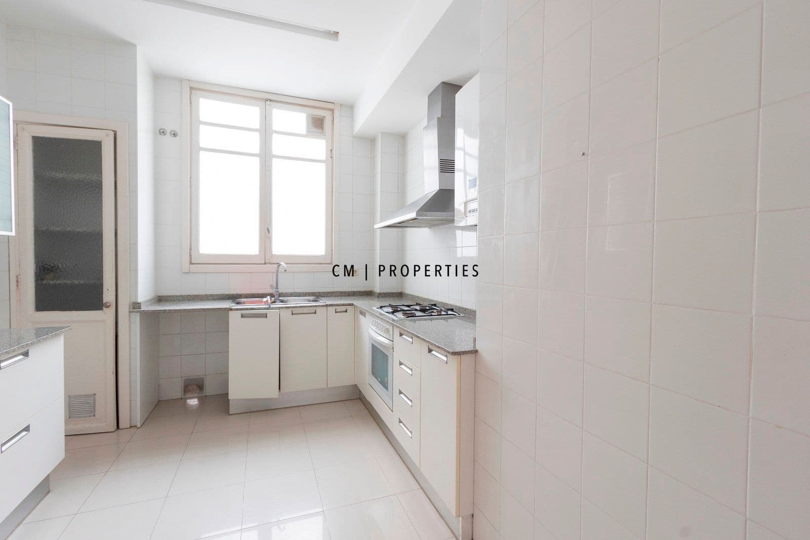 4 soveværelse Lejlighed til leje i Valencia by - € 2.800 (Ref: 9562580)