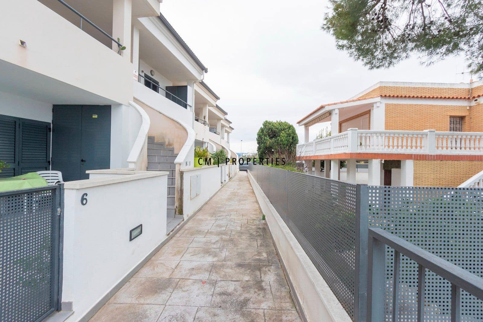 2 bedroom Townhouse for rent in Sagunto / Sagunt with pool garage - € 1,800 (Ref: 9564055)