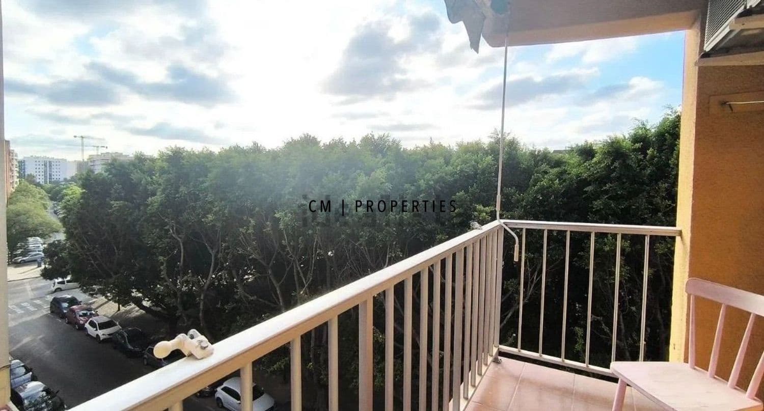 4 bedroom Flat for rent in Valencia city - € 1,400 (Ref: 9566739)