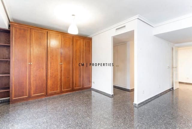 3 soveværelse Lejlighed til leje i Extramurs, Valencia by - € 1.600 (Ref: 9569242)