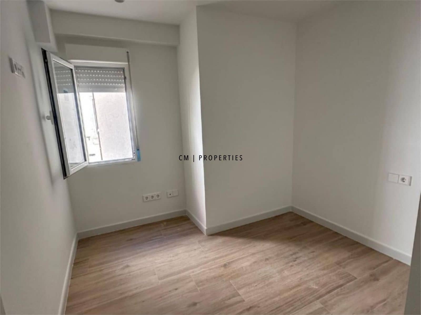 4 makuuhuone Kattohuoneisto vuokrattavana paikassa Moncada - 1 500 € (Ref: 9569243)