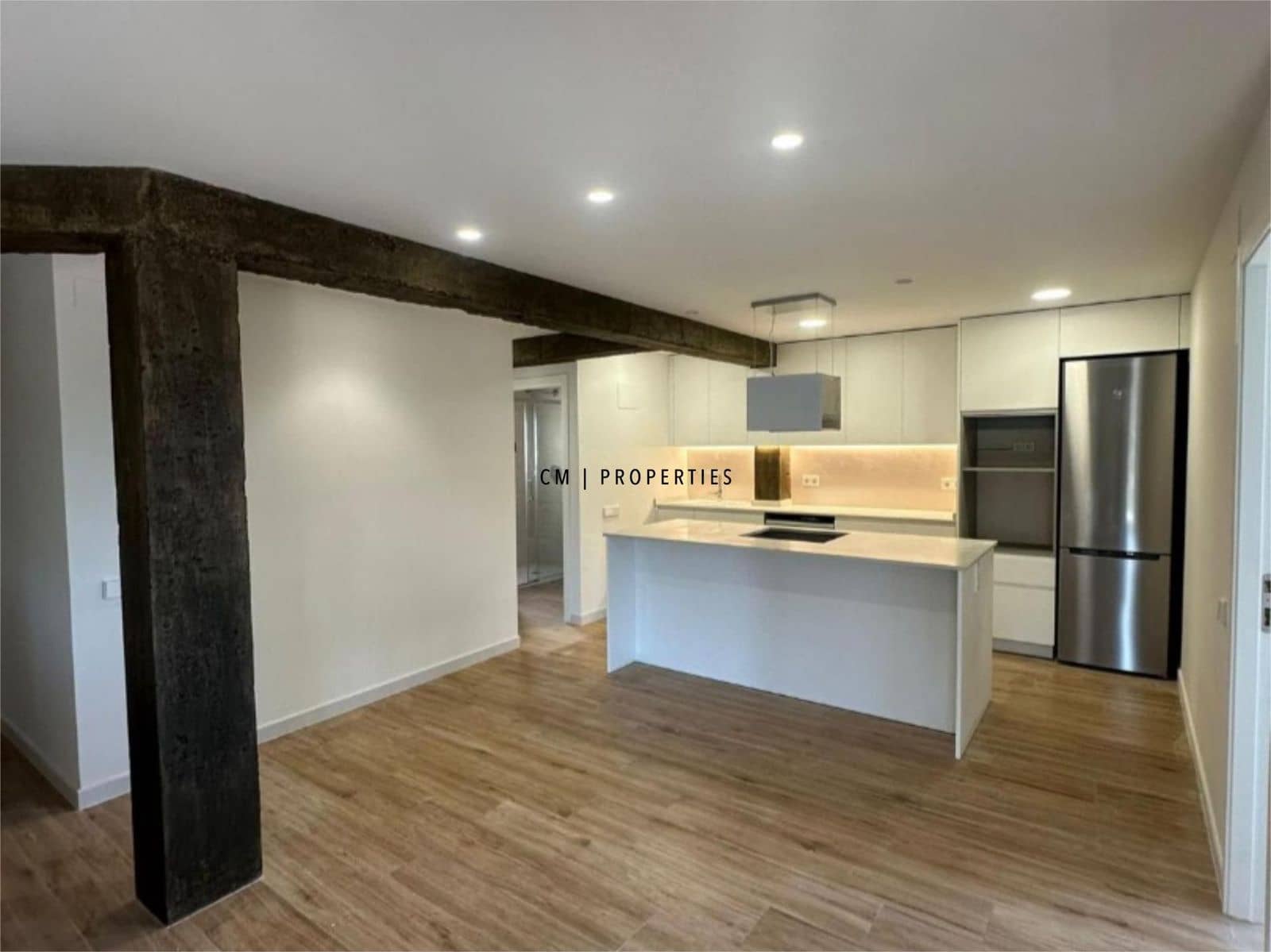 4 makuuhuone Kattohuoneisto vuokrattavana paikassa Moncada - 1 500 € (Ref: 9569243)