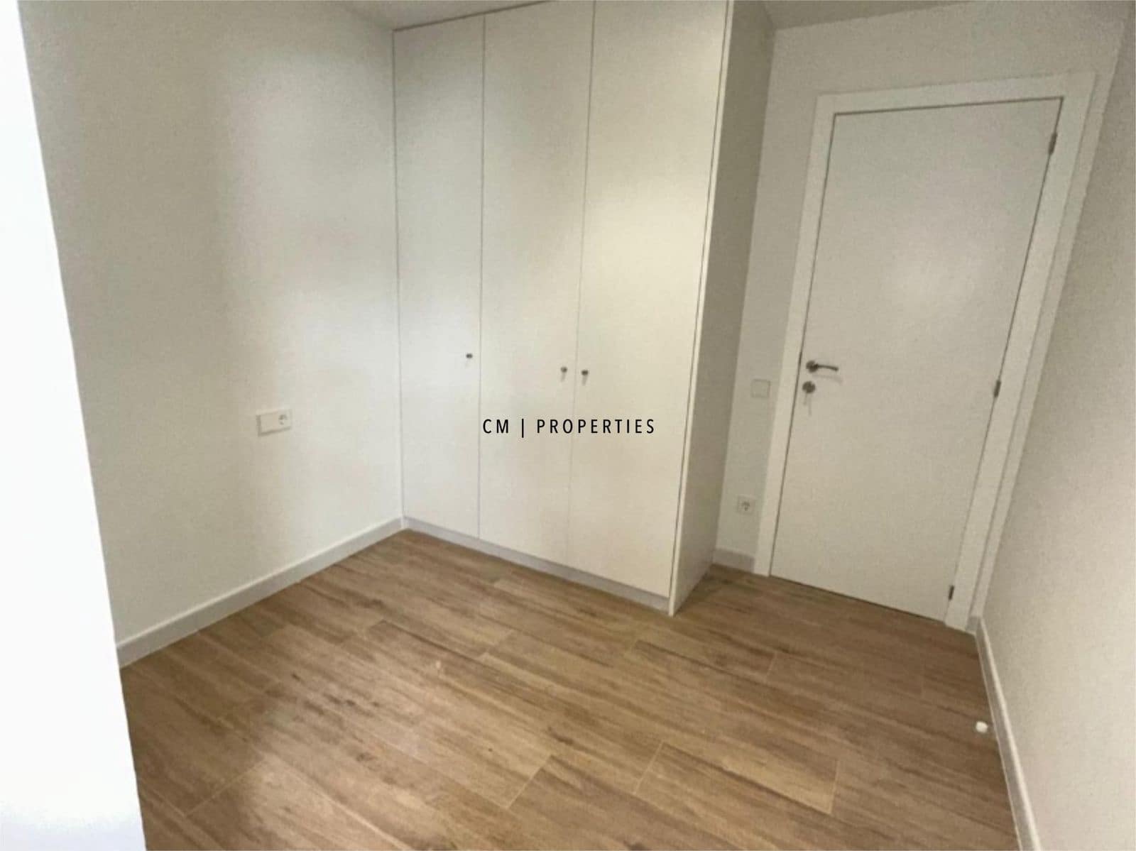 4 makuuhuone Kattohuoneisto vuokrattavana paikassa Moncada - 1 500 € (Ref: 9569243)