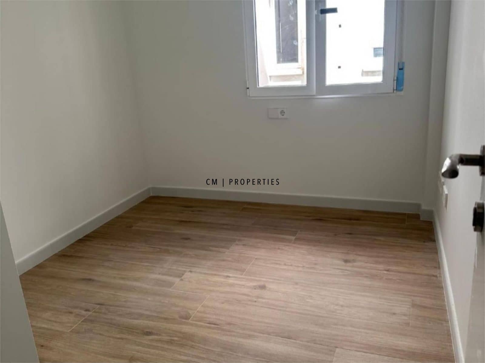 4 makuuhuone Kattohuoneisto vuokrattavana paikassa Moncada - 1 500 € (Ref: 9569243)