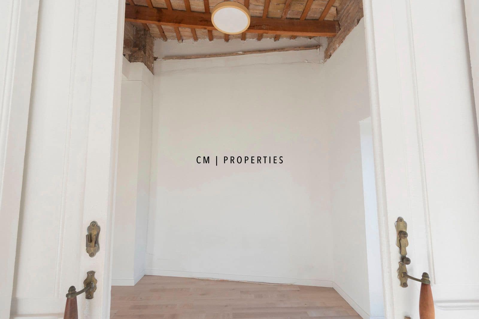 3 quarto Apartamento para arrendar em Valencia cidade - 1 300 € (Ref: 9571941)