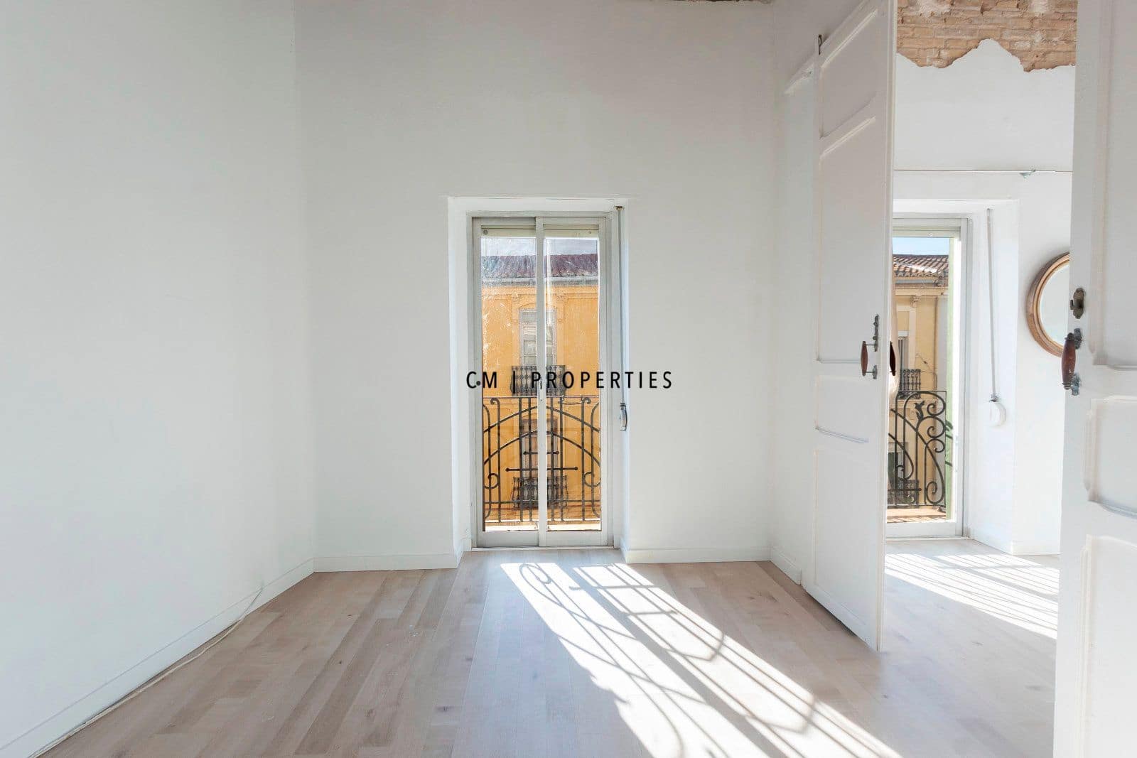 3 quarto Apartamento para arrendar em Valencia cidade - 1 300 € (Ref: 9571941)