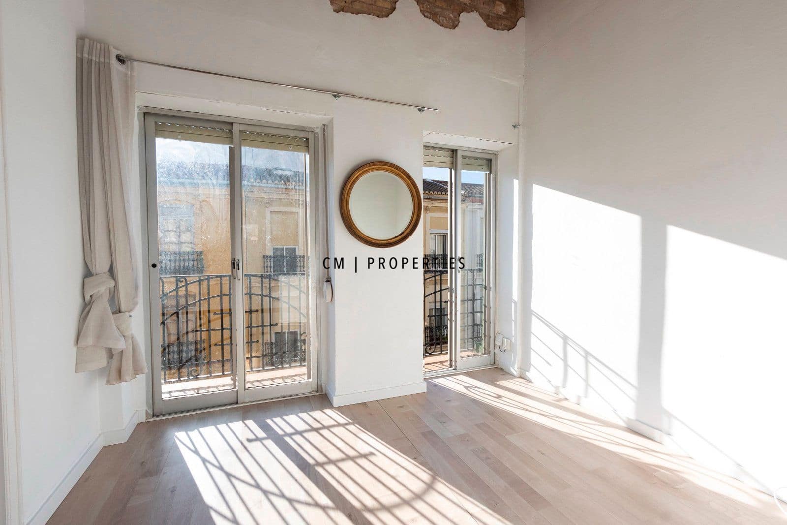 3 quarto Apartamento para arrendar em Valencia cidade - 1 300 € (Ref: 9571941)