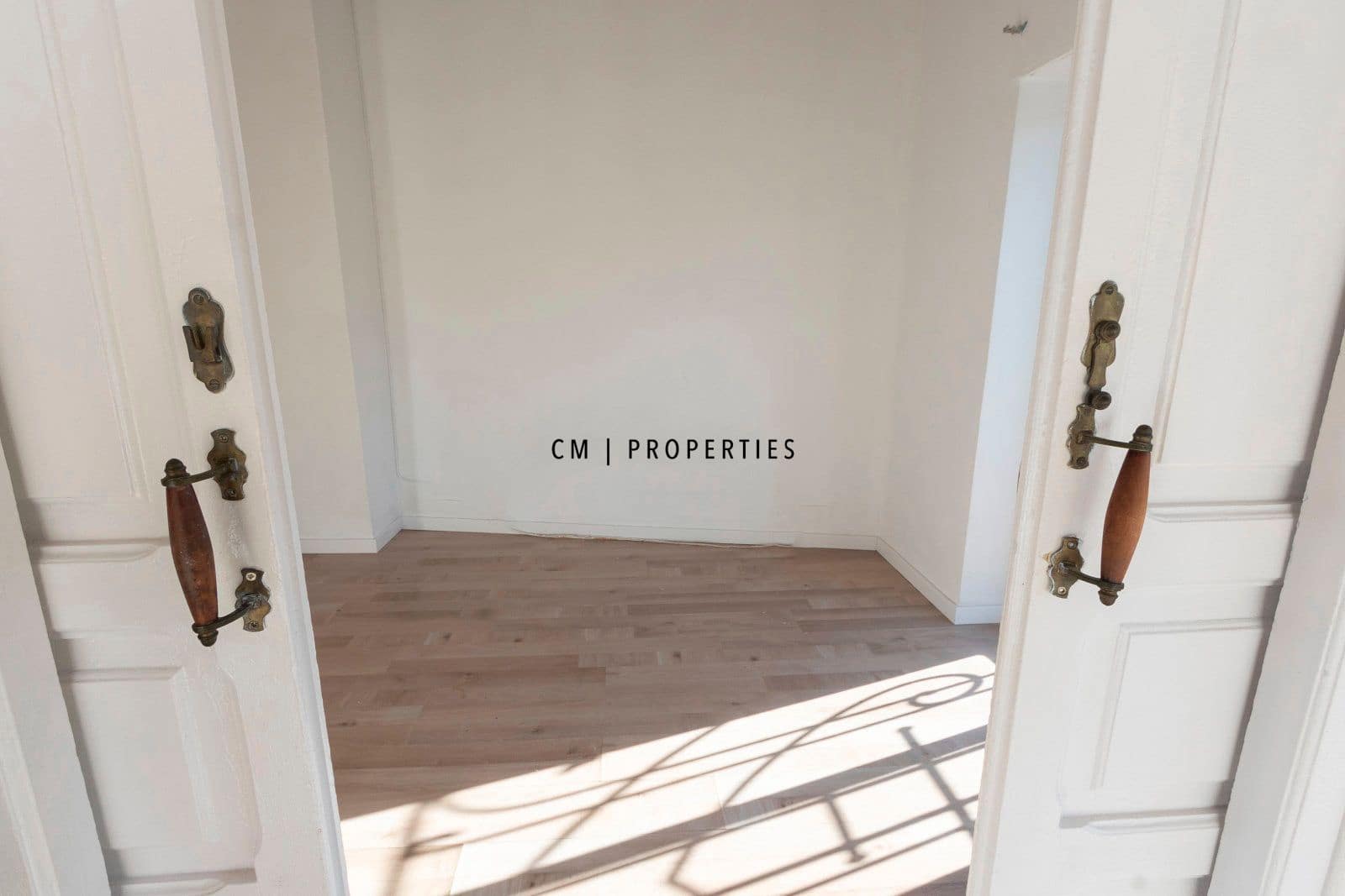 3 quarto Apartamento para arrendar em Valencia cidade - 1 300 € (Ref: 9571941)