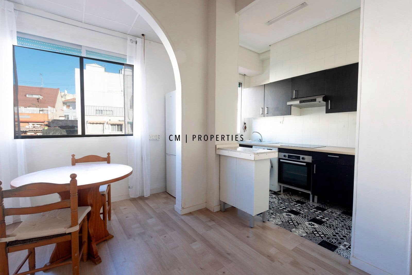 3 quarto Apartamento para arrendar em Valencia cidade - 1 300 € (Ref: 9571941)