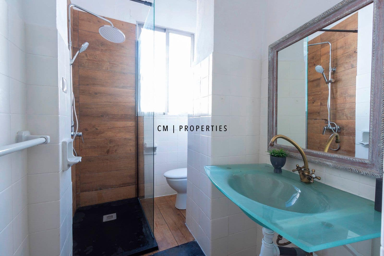 3 quarto Apartamento para arrendar em Valencia cidade - 1 300 € (Ref: 9571941)