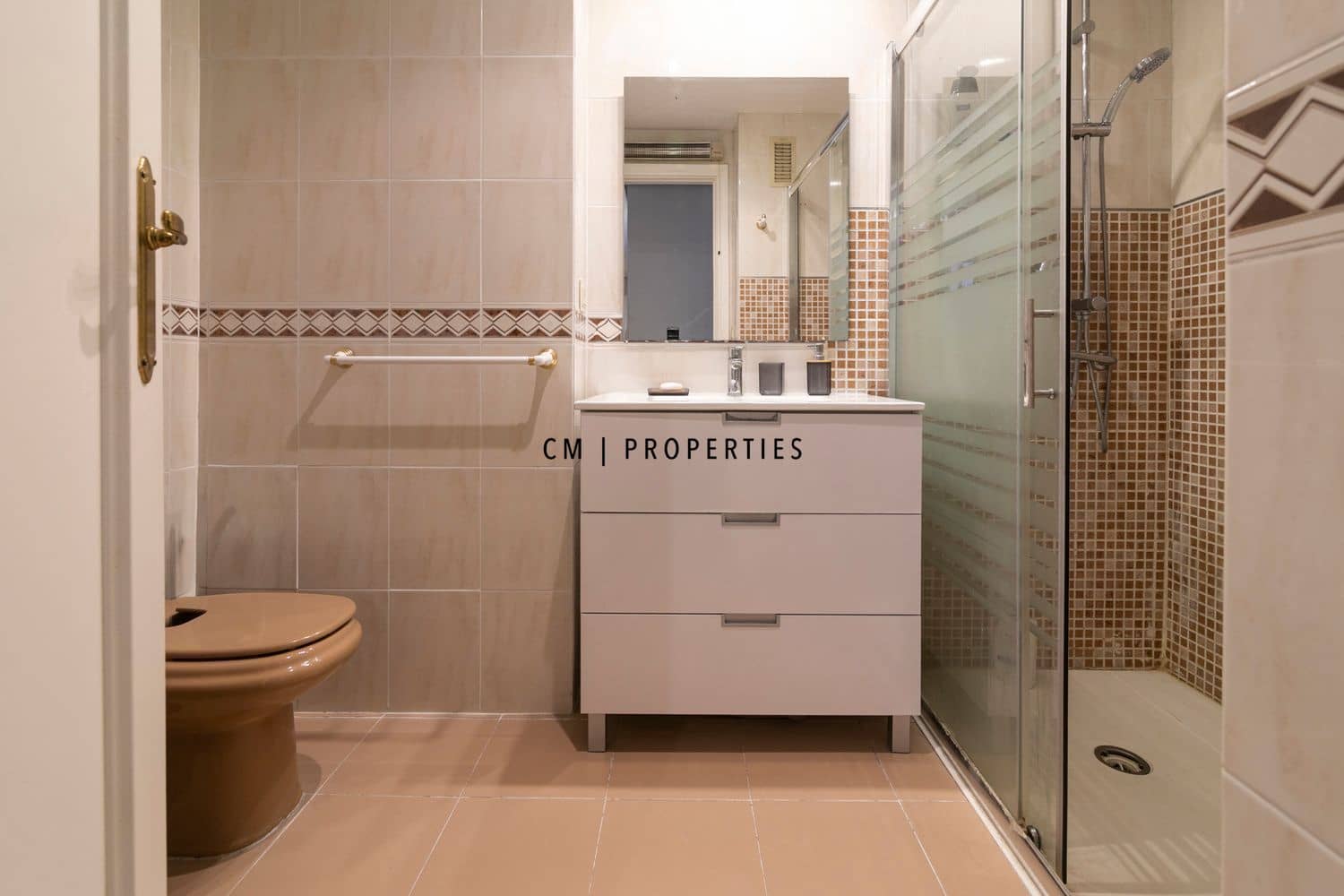 5 sovrum Lägenhet att hyra i Valencia stad med garage - 2 000 € (Ref: 9572226)