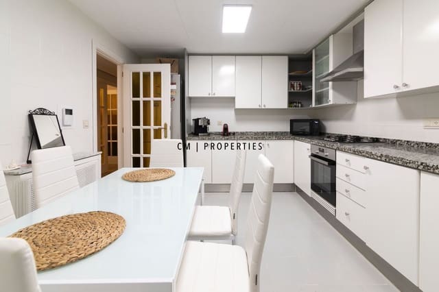 5 makuuhuone Asunto vuokrattavana paikassa Valencia kaupunki mukana 
autotalli - 2 000 € (Ref: 9572226)