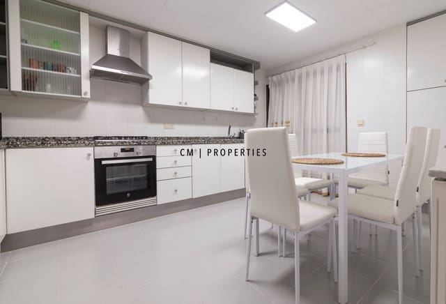 5 makuuhuone Asunto vuokrattavana paikassa Valencia kaupunki mukana 
autotalli - 2 000 € (Ref: 9572226)