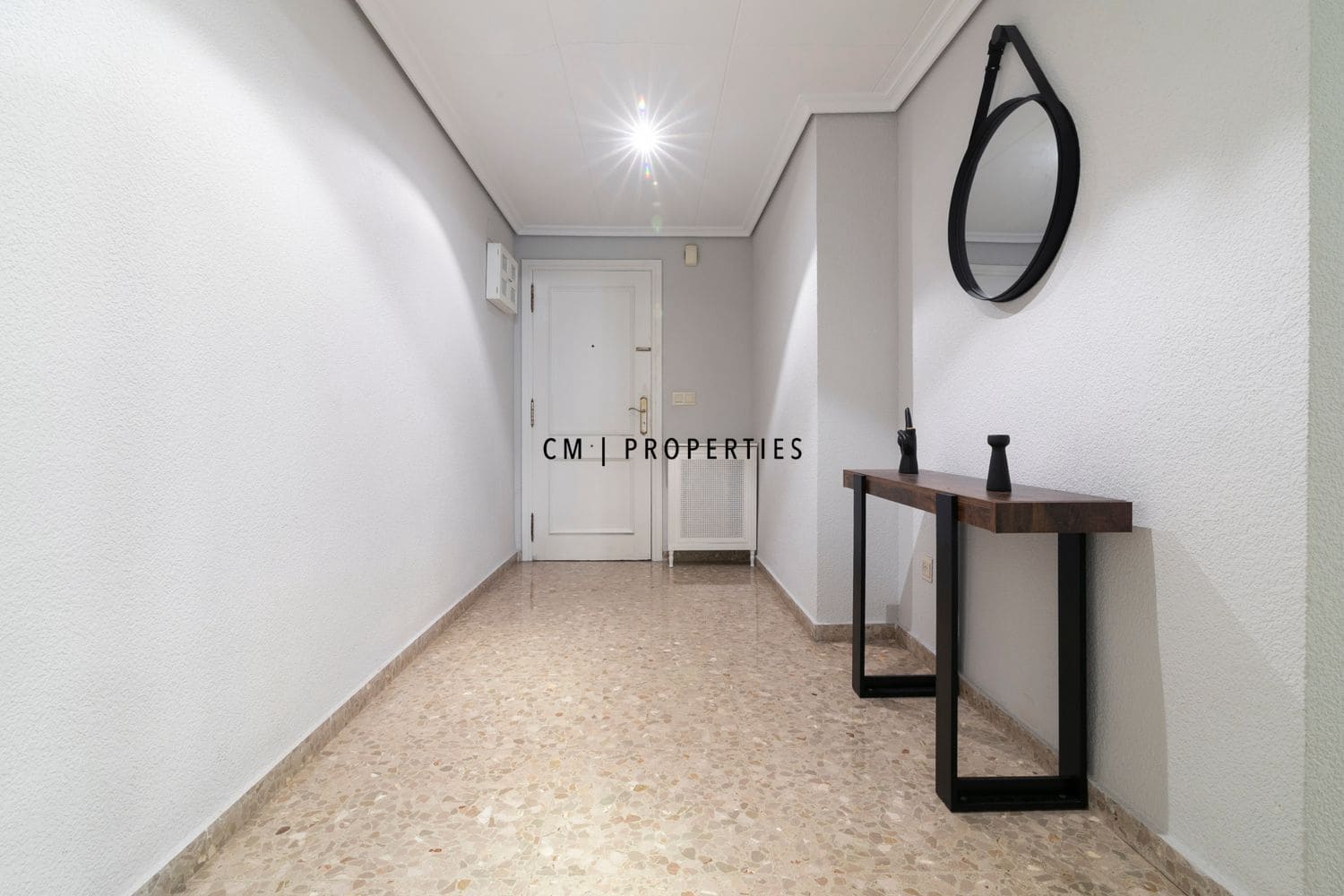 5 sovrum Lägenhet att hyra i Valencia stad med garage - 2 000 € (Ref: 9572226)