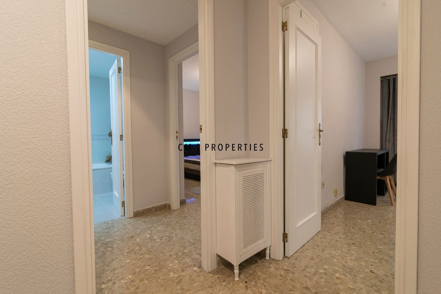 5 sovrum Lägenhet att hyra i Valencia stad med garage - 2 000 € (Ref: 9572226)