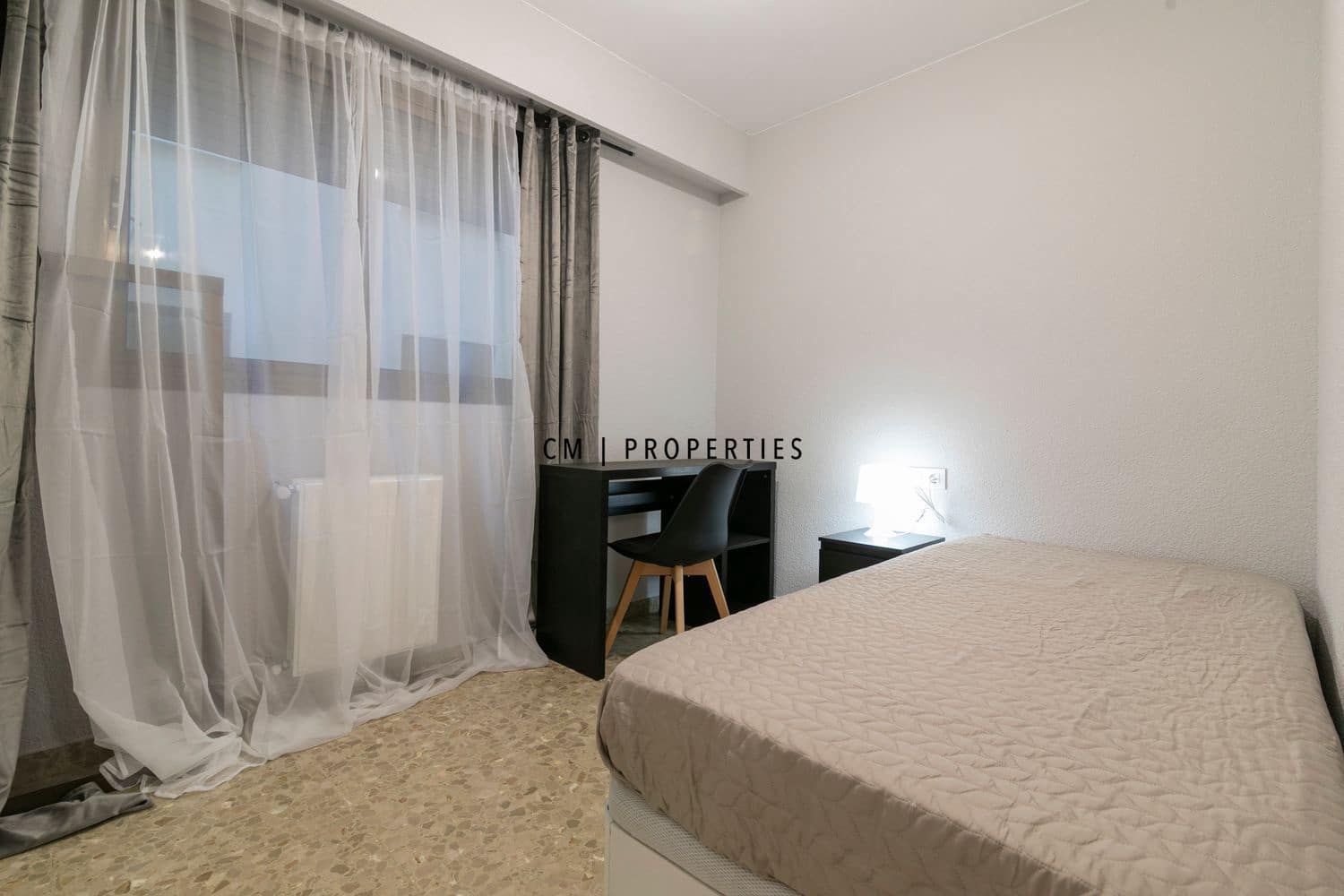 5 sovrum Lägenhet att hyra i Valencia stad med garage - 2 000 € (Ref: 9572226)