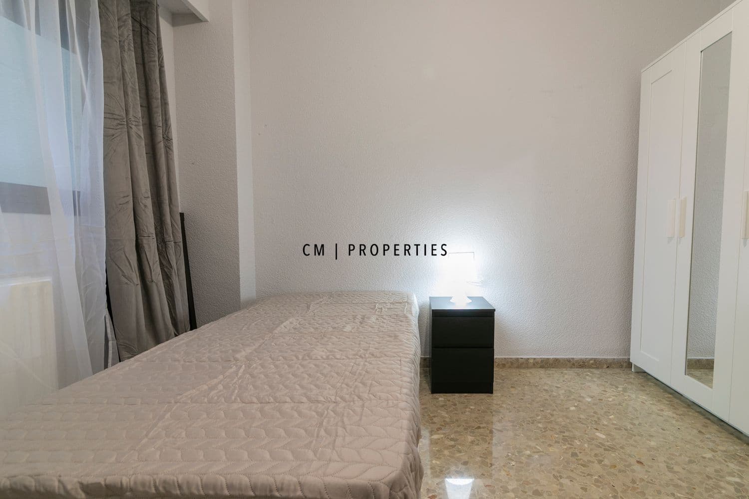 5 sovrum Lägenhet att hyra i Valencia stad med garage - 2 000 € (Ref: 9572226)