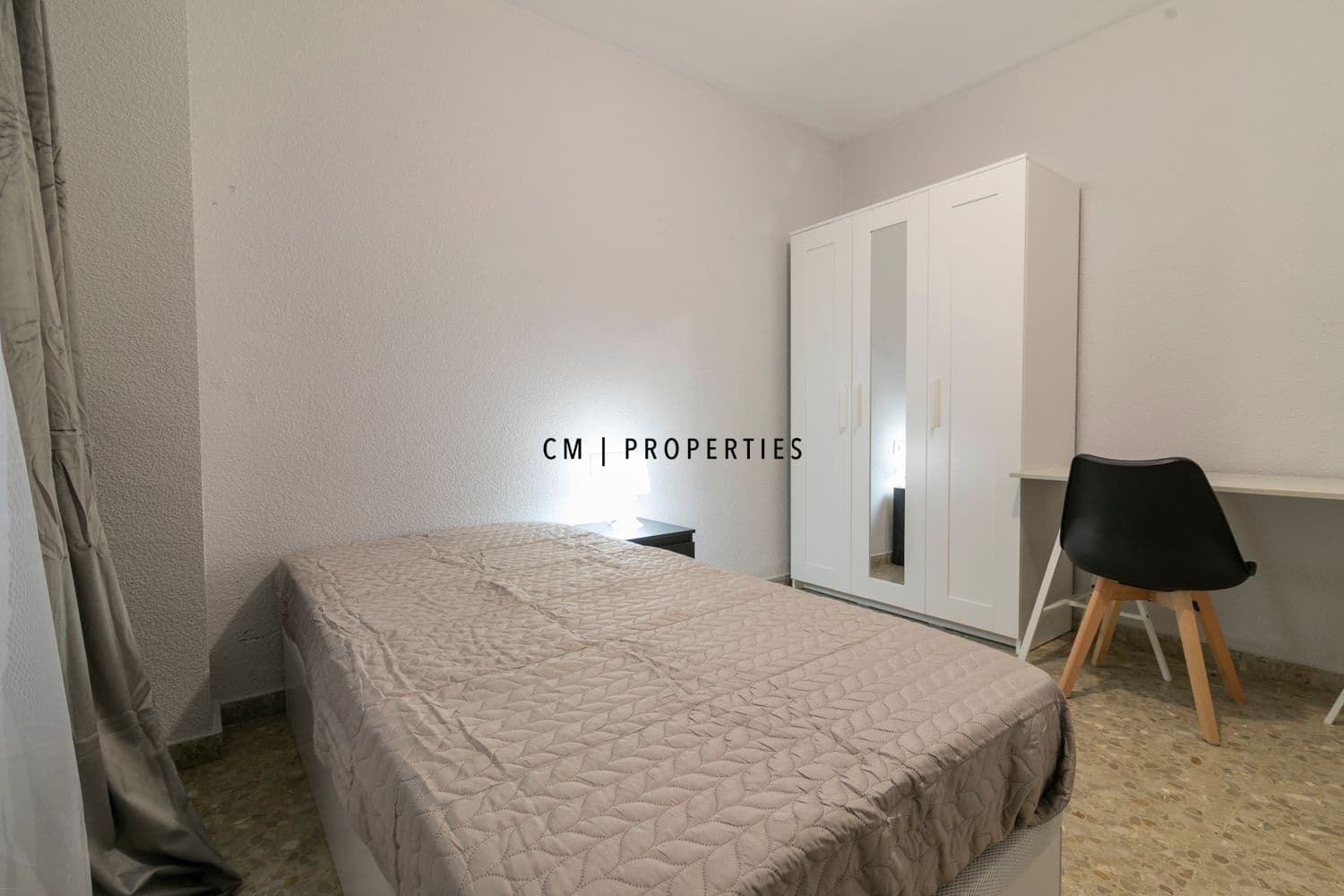 5 sovrum Lägenhet att hyra i Valencia stad med garage - 2 000 € (Ref: 9572226)