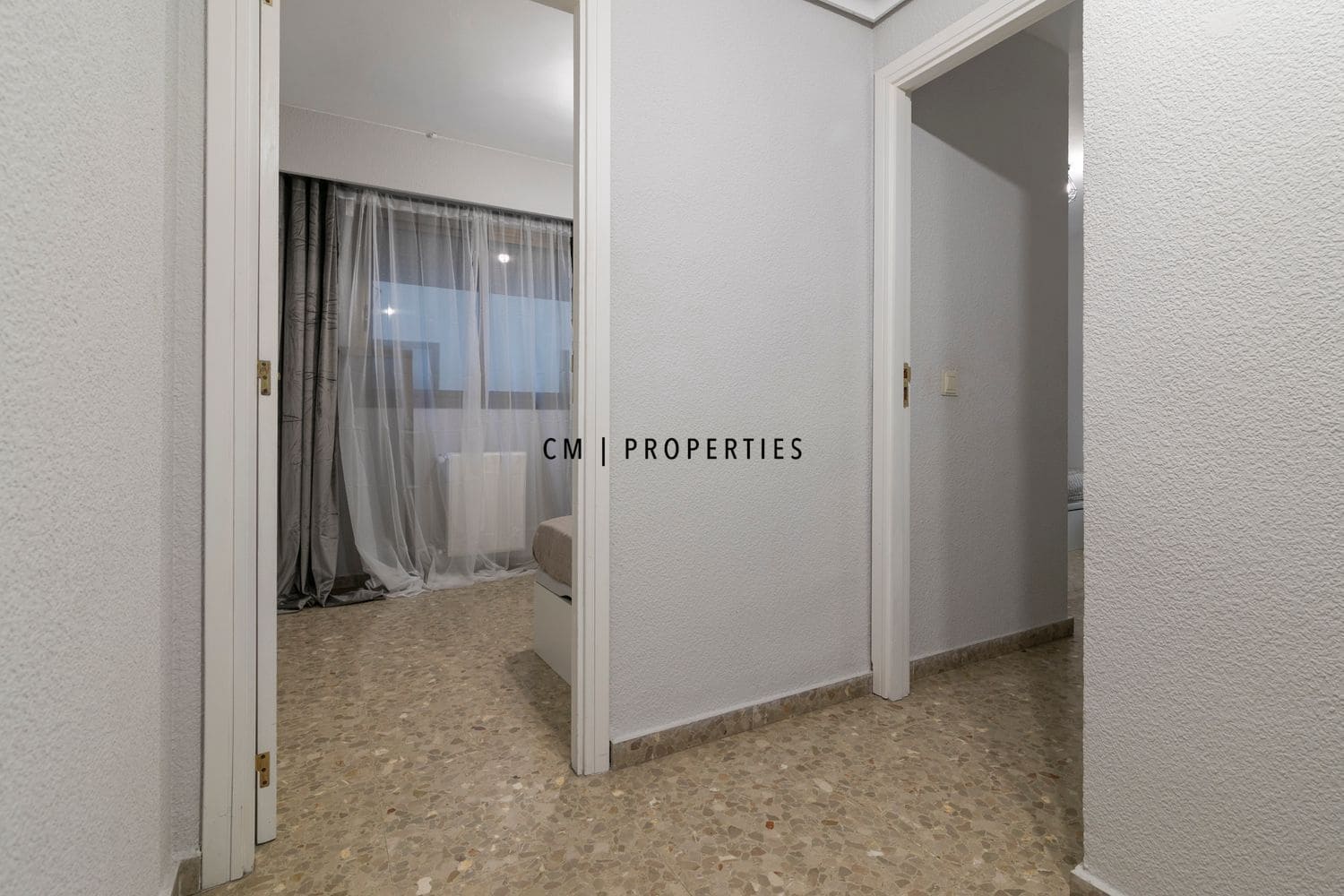 5 sovrum Lägenhet att hyra i Valencia stad med garage - 2 000 € (Ref: 9572226)