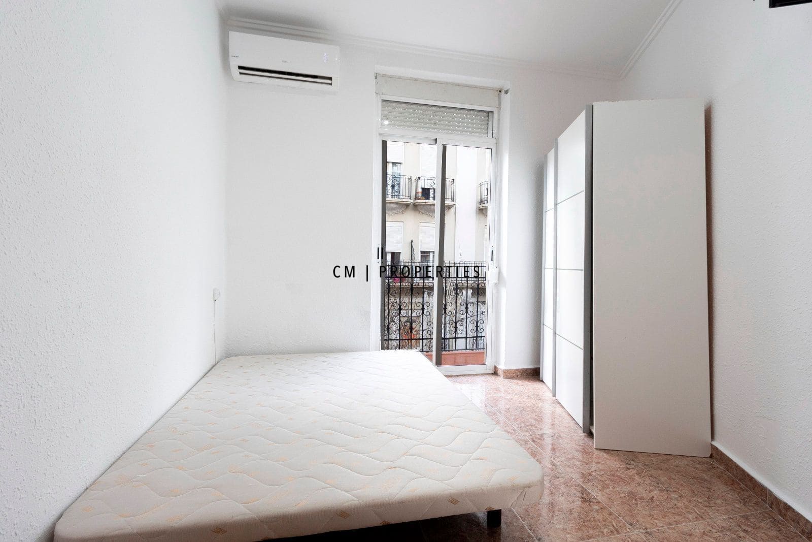 4 sypialnia Mieszkanie do wynajęcia w Miasto Walencja z basenem - 1 600 € (Ref: 9580078)