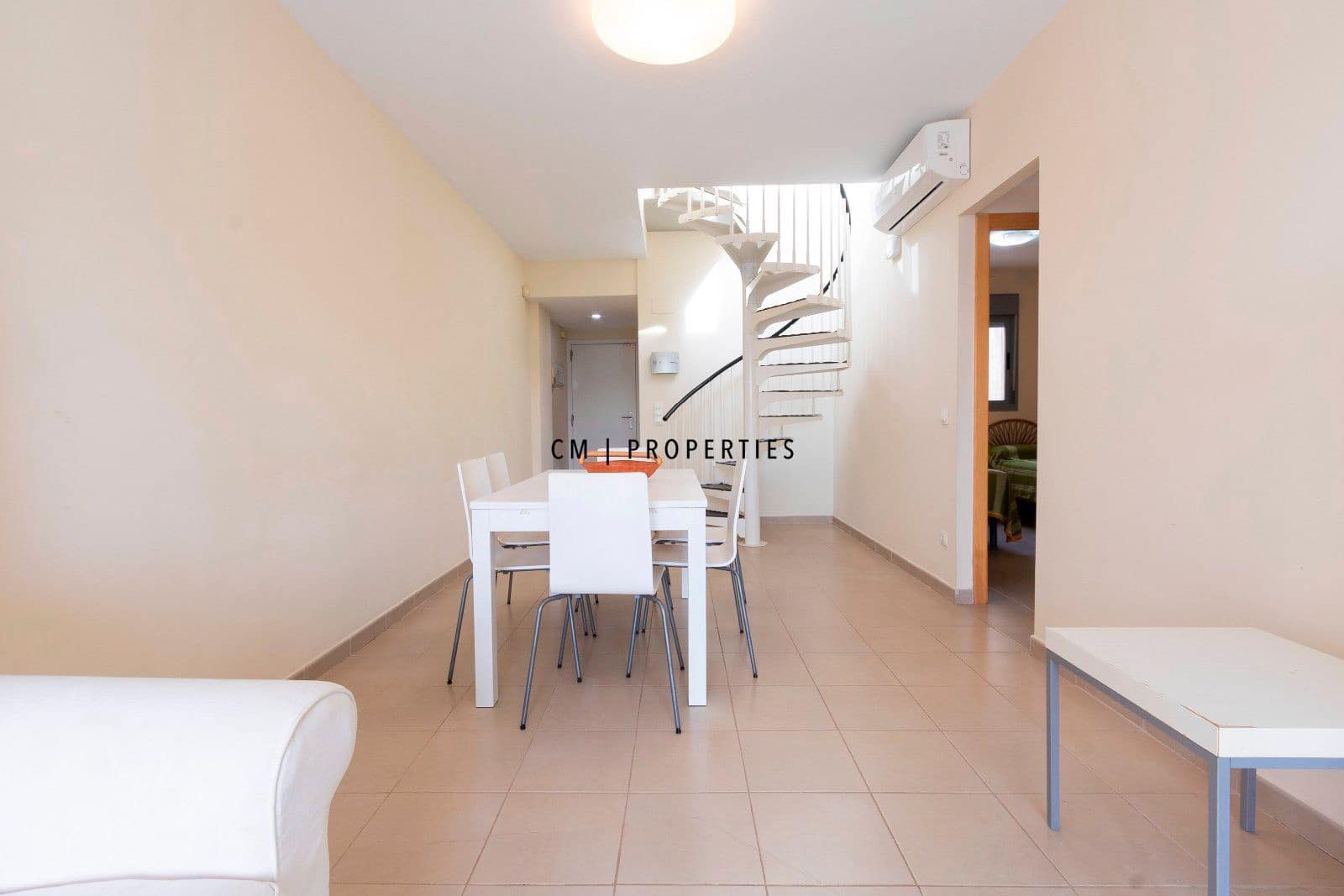 2 bedroom Penthouse for rent in Almenara with pool garage - € 1,050 (Ref: 9581245)
