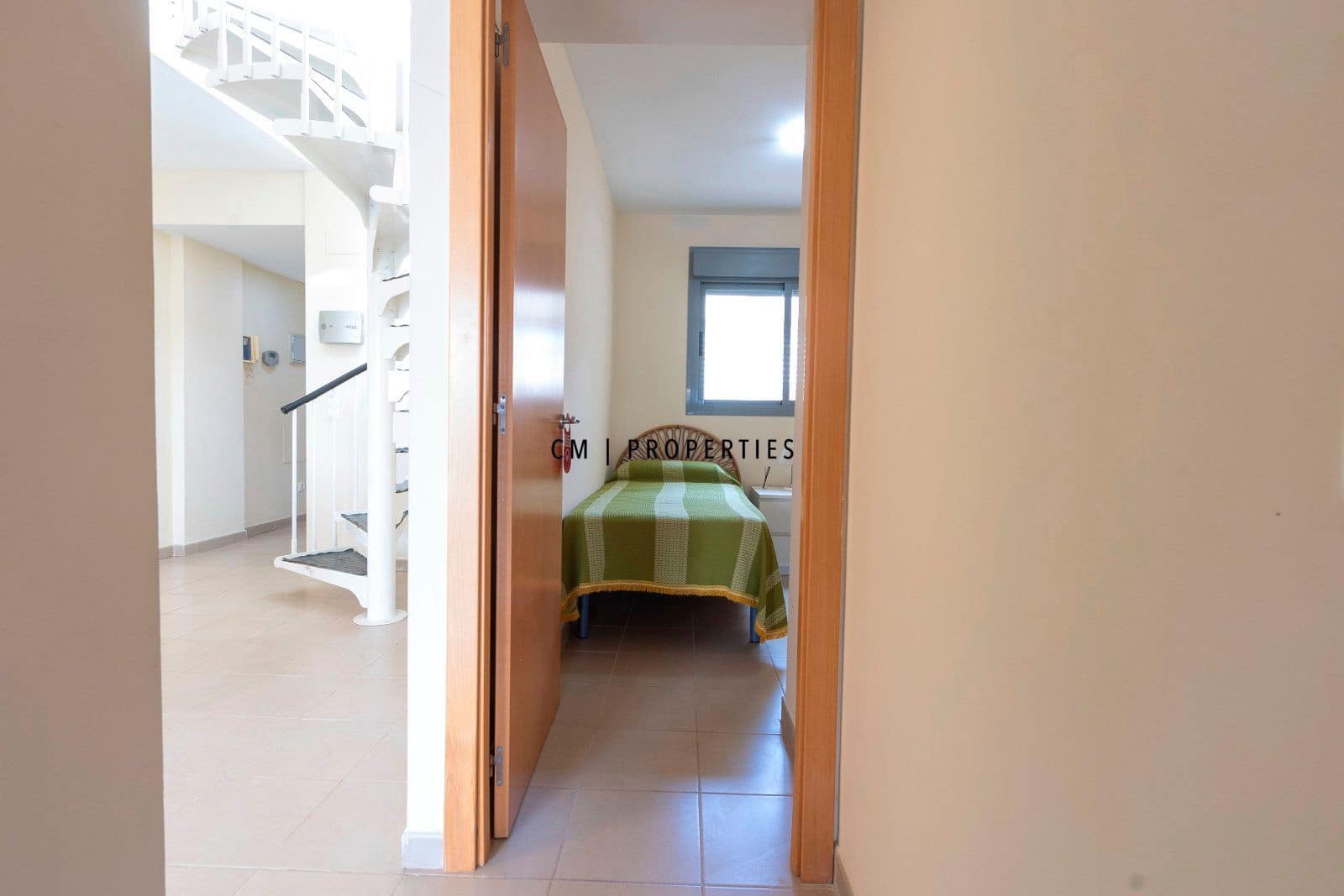 2 bedroom Penthouse for rent in Almenara with pool garage - € 1,050 (Ref: 9581245)