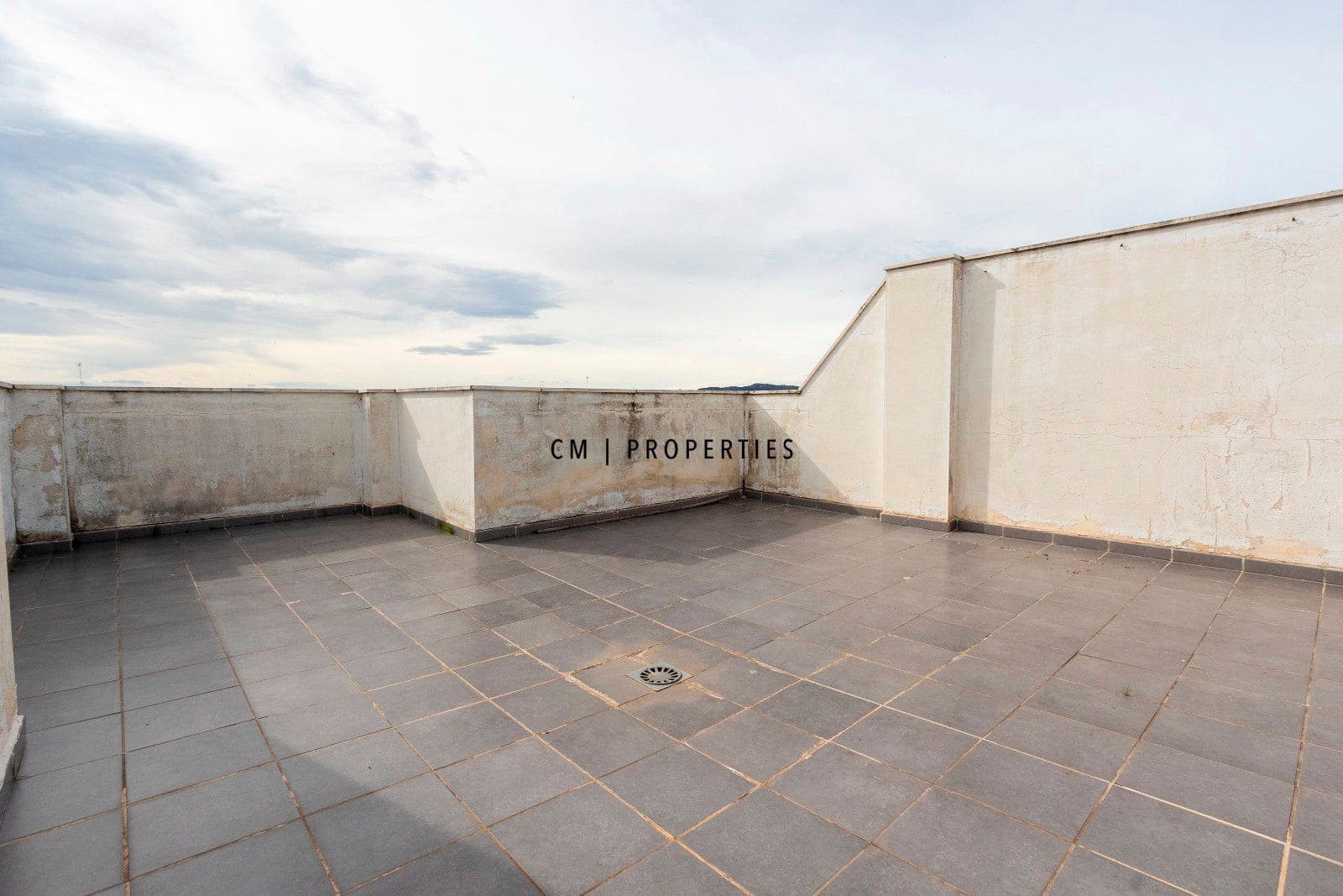 2 bedroom Penthouse for rent in Almenara with pool garage - € 1,050 (Ref: 9581245)